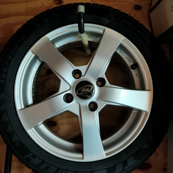 Te koop nieuwe winterbanden Ford Fiesta 195/50R15 steek 108