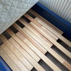 Kinderbed incl matras en lattenbodem 