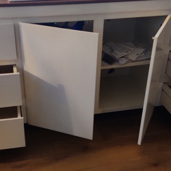 Wit dressoir met 6 lades en 2 deurtjes