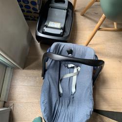 Maxicosi cabriofix met familyfix adapter 