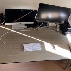 Bureau 160x90x74 gratis af te halen
