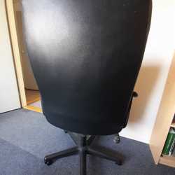 Zwarte bureaustoel 