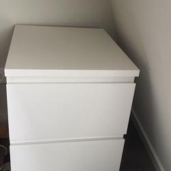 Ikea kastje met twee lades 