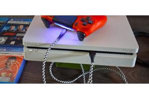 PS4 Slim Wit 500GB + 4x F1 (2017-2020) + 2 Rode Controllers