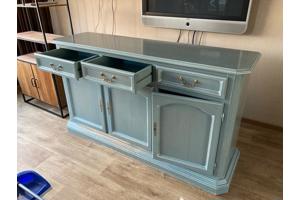 Mintgroen dressoir (146 b x 90 h x 61 d)