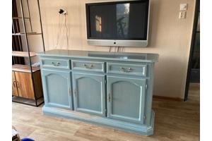 Mintgroen dressoir (146 b x 90 h x 61 d)