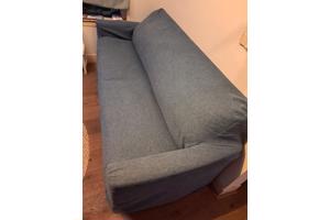 Bank met twee stoelen