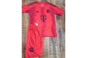 Diverse voetbalshirts en kids tenues