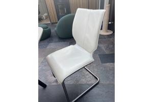 4 witte leren eetkamerstoelen