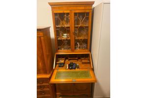 Prachtige set kasten, noten houten, vintage.