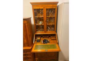 Prachtige set kasten, noten houten, vintage.