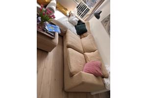 Zandkleurige hoekbank