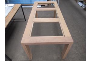 4 Tafels, 2 Massief eiken, 1hardhout en 1 industriële tafel