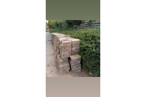Gratis af te halen: een grote partij gebruikte klinkers. Ideaal voor het aanleggen van een terras, oprit of pad in de tuin. De klinkers zijn in goede staat en kunnen nog prima een ronde mee. Zelf ophalen en laden.
