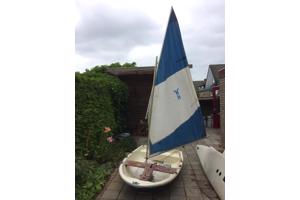 Jeugd-zeil-roei-speelbootje