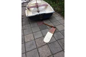 Jeugd-zeil-roei-speelbootje