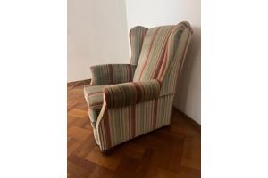 Comfortabele ouderwetse leesstoel