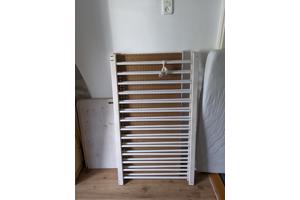 Ledikantje. Eventueel met matras