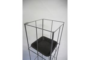 AARDBEIEN TOREN KLIMPLANTENREK etagère