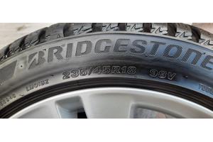 Originele Opel Astra-J  velgen met winterbanden.