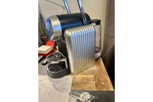 Te koop: nette Nespresso koffiemachine Pro Zenius ZN100 koff