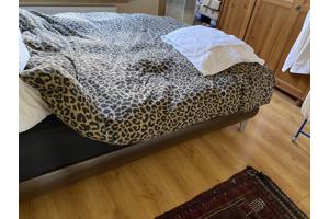 Tweepersoonsbed in zeer goede staat