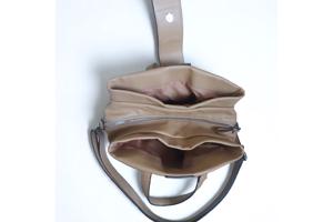 Esprit bruin ruime schoudertas