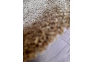 Zacht vloerkleed goudkleurig