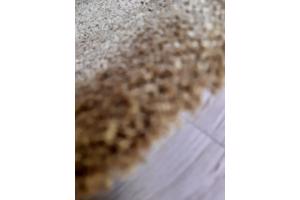 Zacht vloerkleed goudkleurig