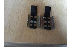 2 Metalen haken o/t plaatsen onder je schoen wanneer het gla