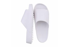 Slippers effen wit 41