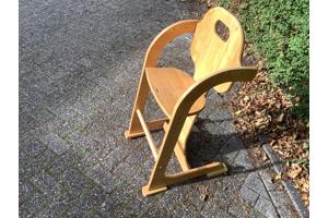 Houten kinderstoel