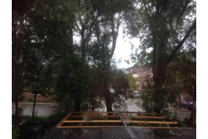 Gezocht vrijwilligers die tuinen kunnen bestraten voor en achter