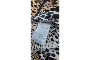 Rok van CL Essentials. maat XL