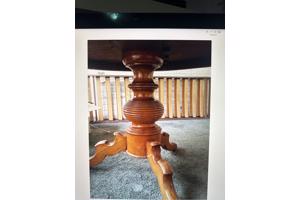 Mahonie houten rond eettafel met 4 stoelen