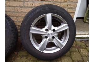 DEZENT-F 15 inch velgen met banden 4x108
