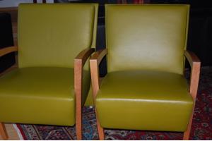 2 Fauteuiltjes met mooie houten leuningen