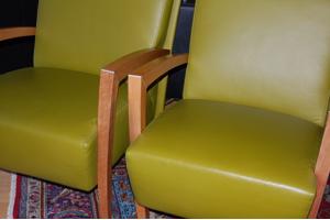 2 Fauteuiltjes met mooie houten leuningen