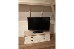 42 inch LCD tv