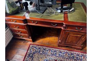 Antiek bureau