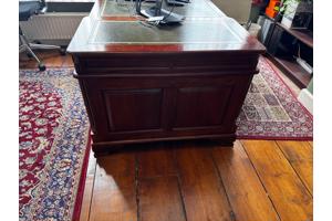 Antiek bureau