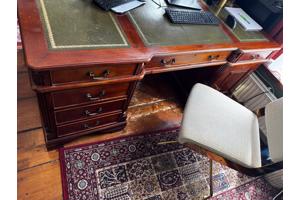 Antiek bureau