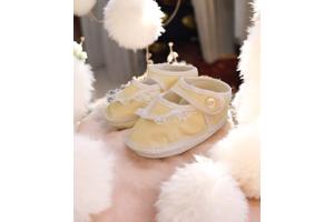 Junior Joy Babyschoenen Geel Met Kant