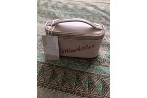 nieuwe  toillet tassen en Beautycaes