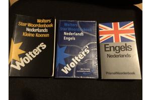 Woordenboeken Nederlands en Engels ( ne/en &#x2B; en/ne ).