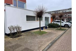 Straatstenen 80 m2 uithalen en meenemen + € 150 erbij