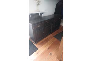 Zeer ruim dressoir