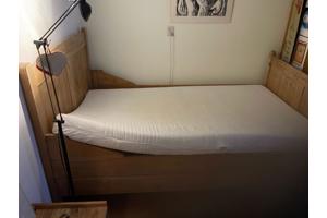 Houten ledikant 130x190, met matras