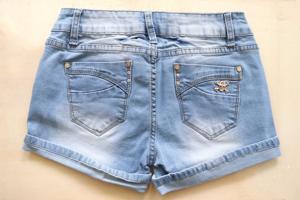 Jeans short met mooie details, lichtblauw maat S, M, L nieuw