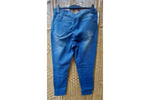 Jeans van Amy Vermont, maat 44